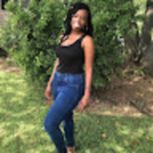 Meet your Posher, Deshelle